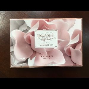 Ted Baker "A Show of Hands" Manicure Set Rose Gold